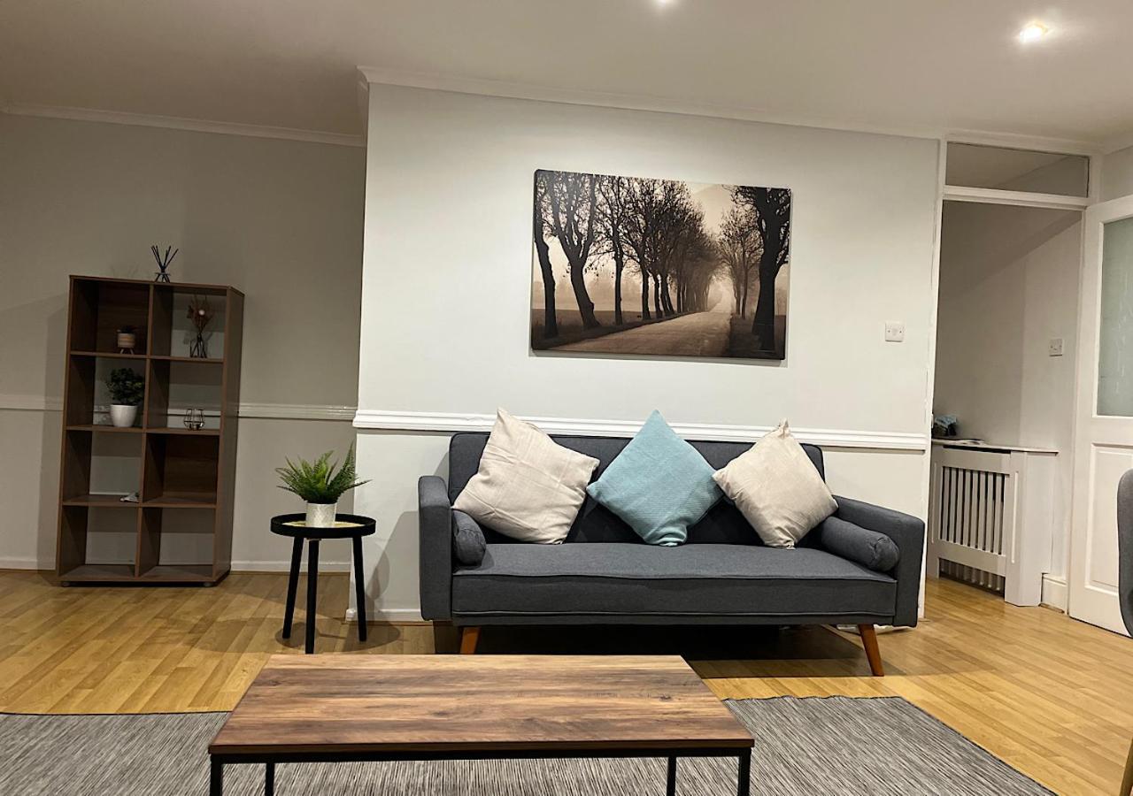 Lovely 2 Bedroom Apartment With Parking Space Λονδίνο Εξωτερικό φωτογραφία
