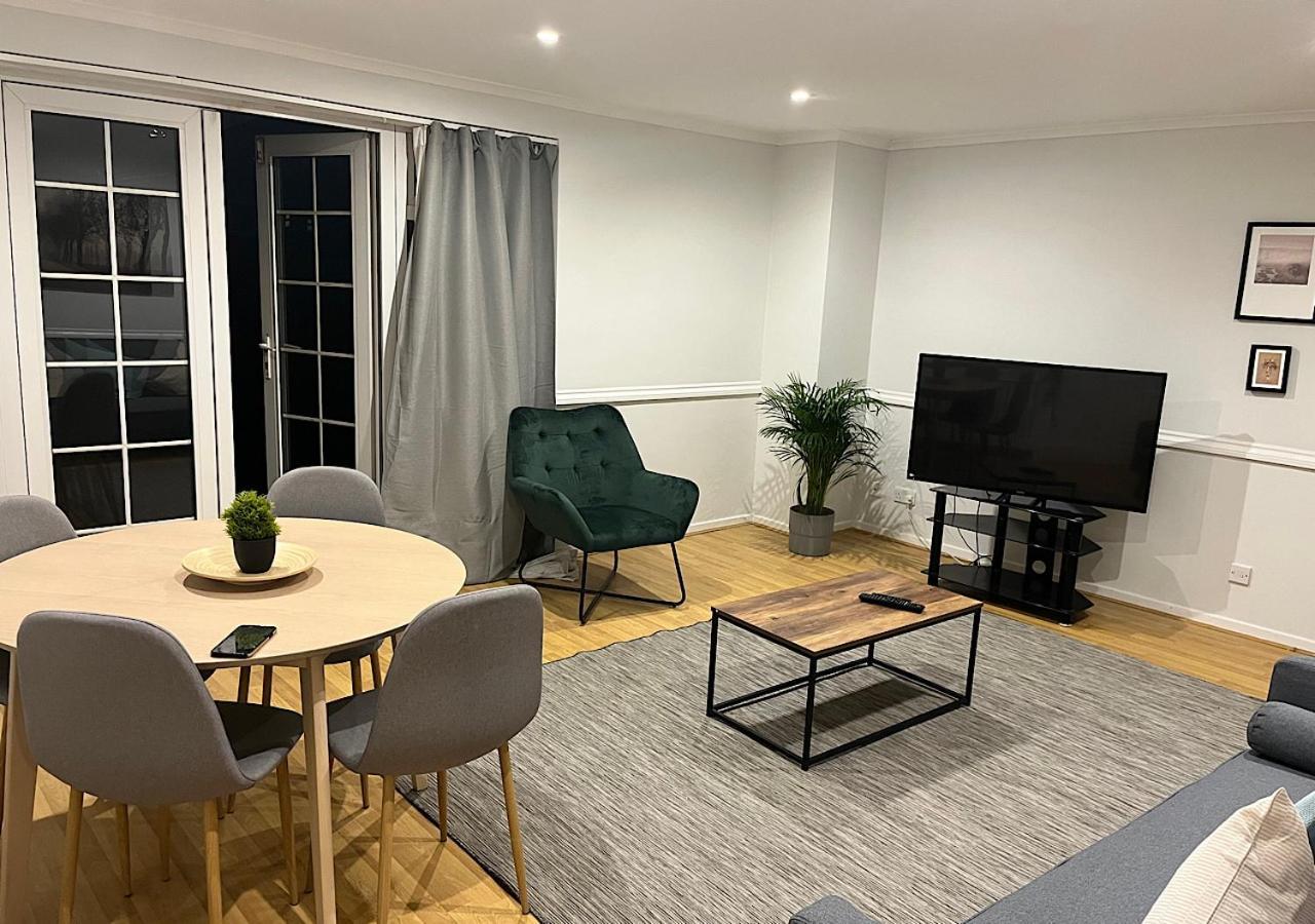 Lovely 2 Bedroom Apartment With Parking Space Λονδίνο Εξωτερικό φωτογραφία