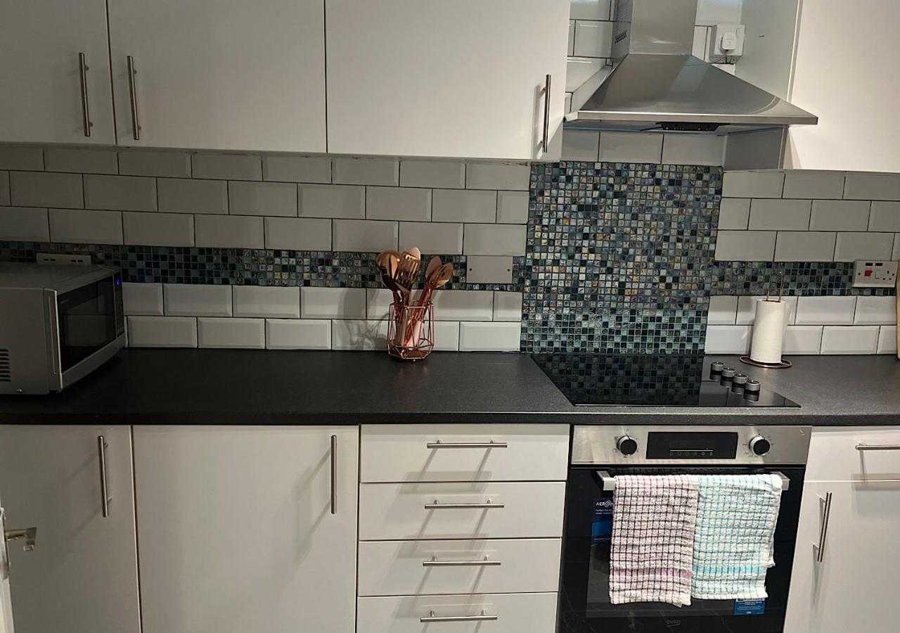Lovely 2 Bedroom Apartment With Parking Space Λονδίνο Εξωτερικό φωτογραφία