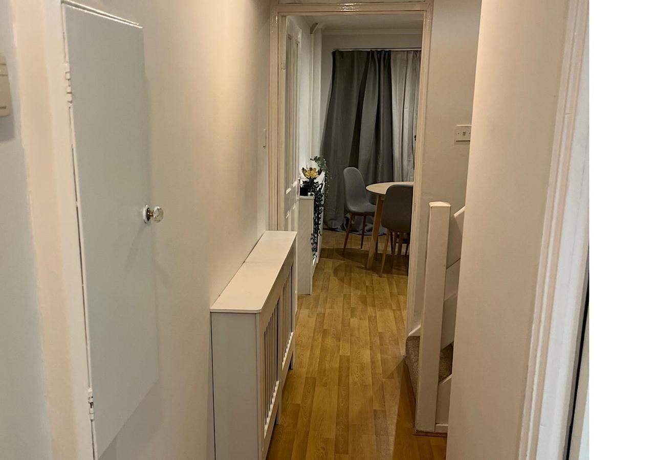 Lovely 2 Bedroom Apartment With Parking Space Λονδίνο Εξωτερικό φωτογραφία